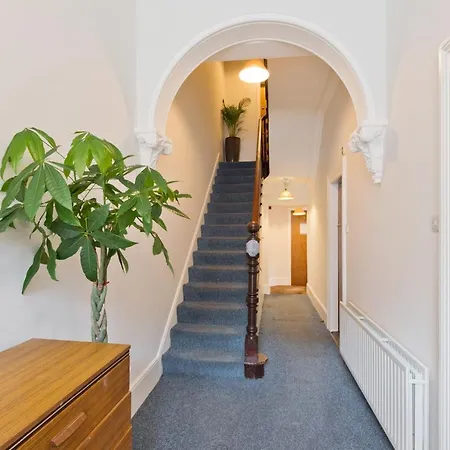 4 Small Bedsit 10 Minutes Walk To City Groy61 * Dublin